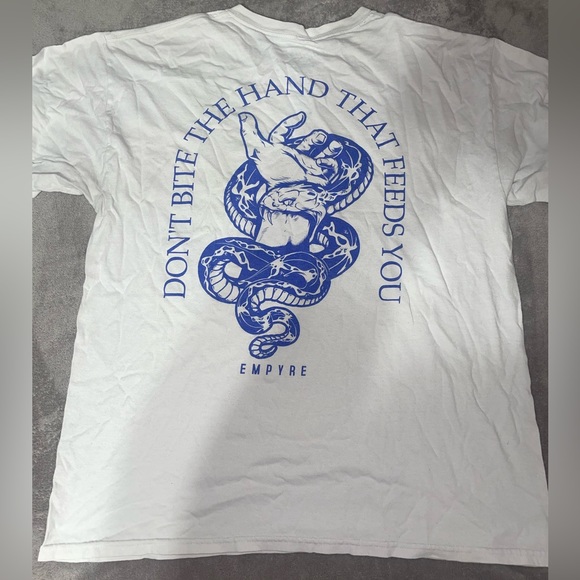 men’s graphic T - Picture 1 of 3